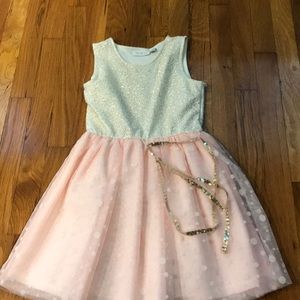 Dress me for the party